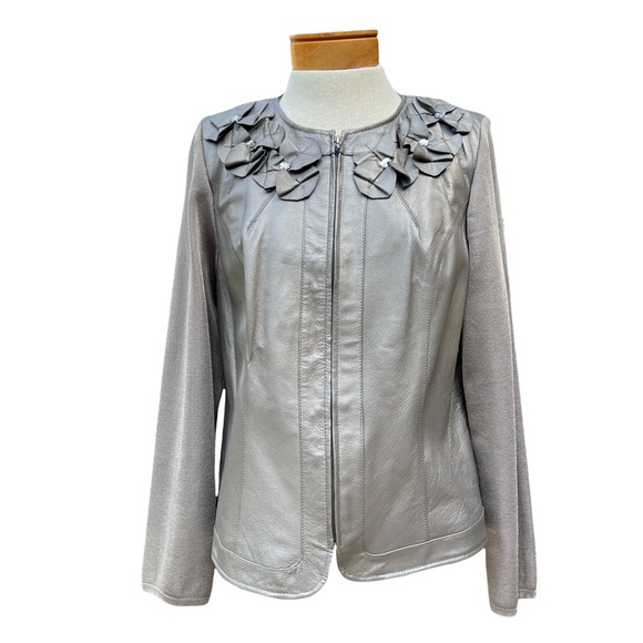 Peter Nygard Women’s Silver/Gray Leather & Knit Jacket with Flower Detai… - Picture 12 of 12